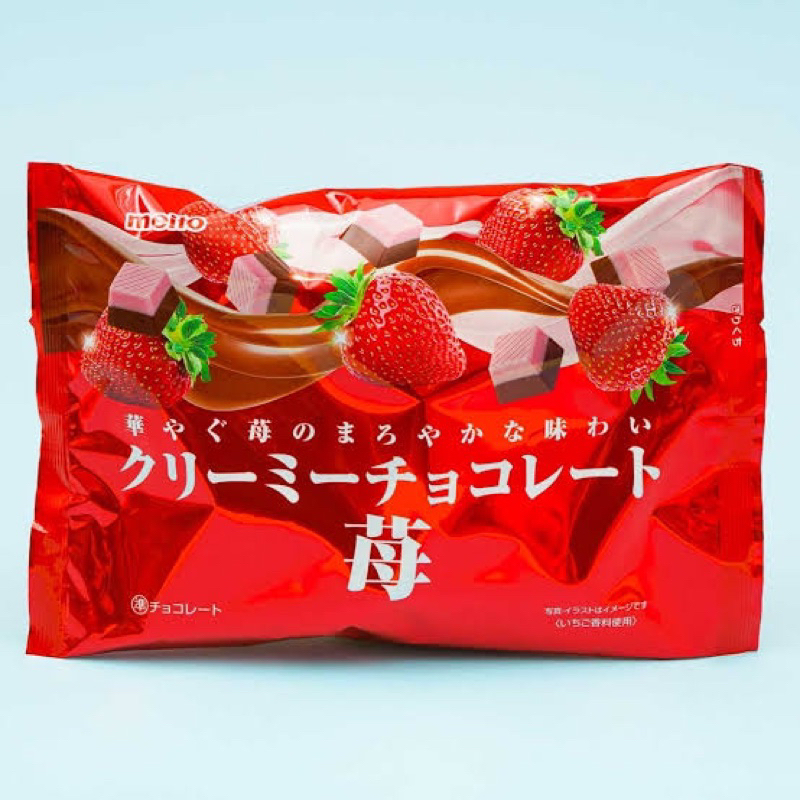 Meito strawberry chocolate cube 120g. เมโตะ ขนมช็อกโกแลตฮาล์ฟสตอเบอรี่ นำเข้าจากญี่ปุ่นctchang🇯🇵