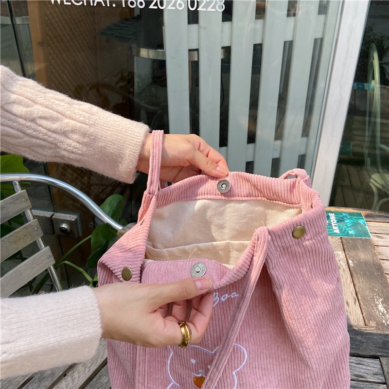 Katoshop พร้อมส่ง Sweetpea กระเป๋าผ้าลูกฟูก สะพายไปเรียน ใส่ไอแพด/หนังสือได้น้า มีให้เลือก 2 สี(ชมพู/ครีม)