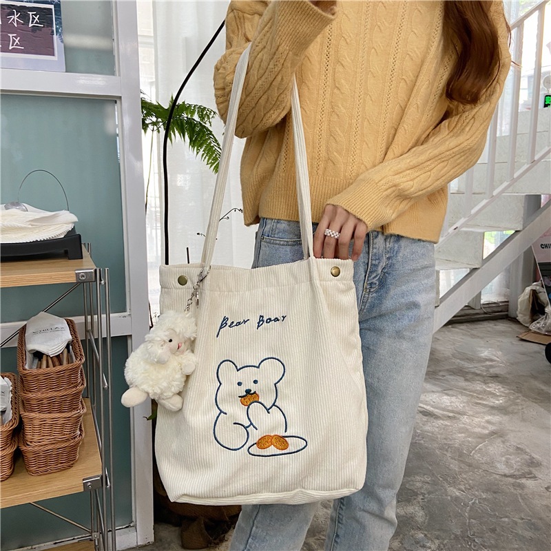 Katoshop พร้อมส่ง Sweetpea กระเป๋าผ้าลูกฟูก สะพายไปเรียน ใส่ไอแพด/หนังสือได้น้า มีให้เลือก 2 สี(ชมพู/ครีม)