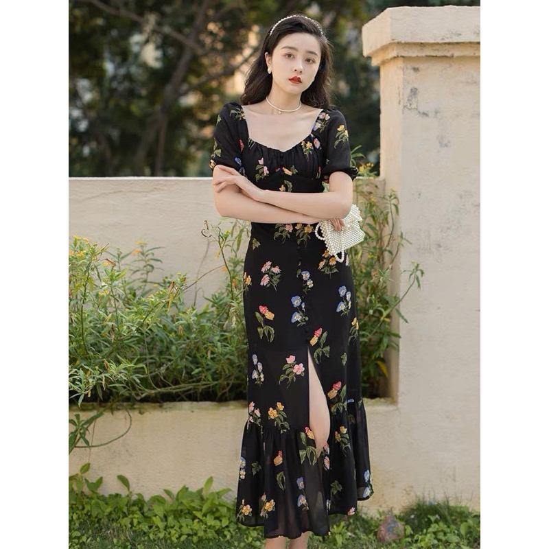 Nooch.Closet : เดรสยาวดำลายดอกไม้ Diana Black Dress