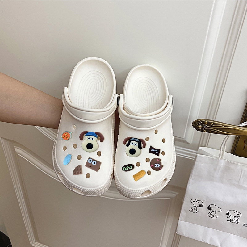 Walkon แนะนำ รองเท้าหัวโตแฟชั่น พร้อมตัวการ์ตูนน้องหมาหูยาว มี 2 สี ยางโคตรดีราคาโคตรถูก สั่งเลยของดีแบบนี้ไม่รีบสิ้นค้า