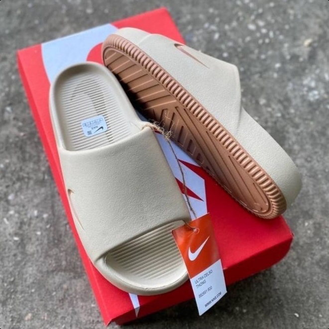 รองเท้าแตะ 2024 NIKE CALM SLIDE ผิวหยาบ พื้นโลโก้ มีป้าย รองเท้าแตะพื้นสูง รุ่นใหม่ นิ่มมาก