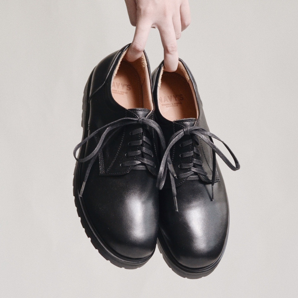 Basic No.02 รองเท้าหนังแท้ ทรงคลาสสิคสไตล์ Military Derby