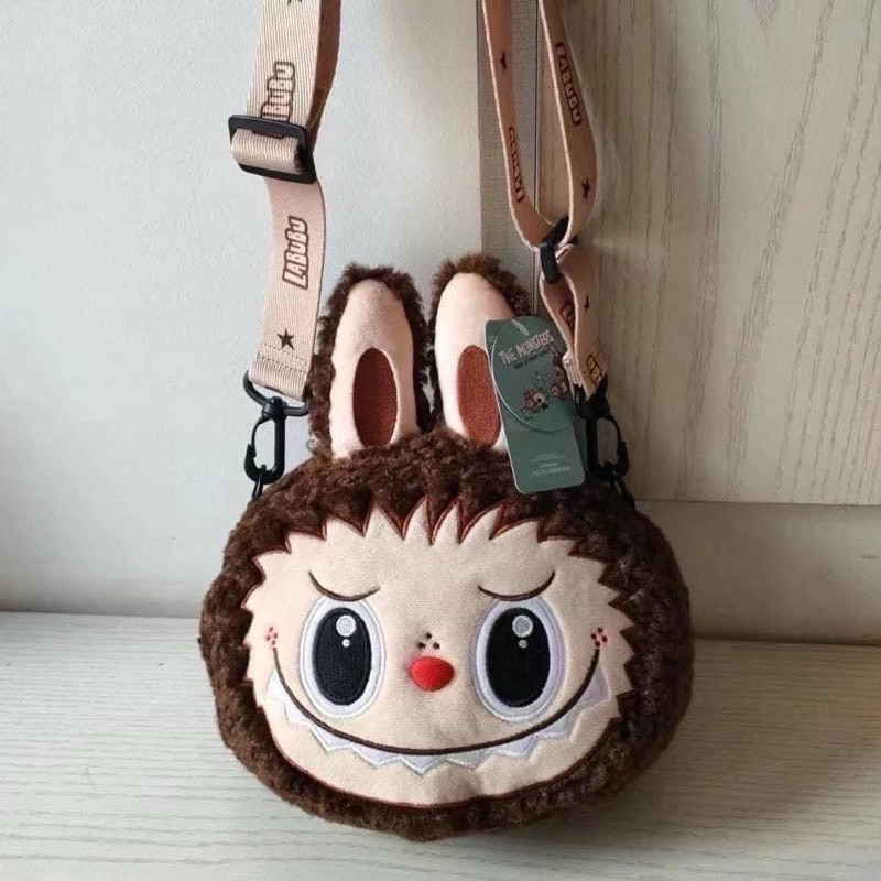 กระเป๋าสะพายข้างlabubu พร้อมส่งในไทย