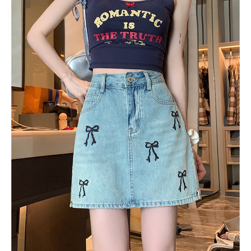 GHAOHES  กระโปรงทรงเอ  /S-5XL/  โบว์เย็บปักถักร้อย   สาวอวบ  เอวสูง  ผ้าไม่ยืด   กระโปรงขาสั้น  V75