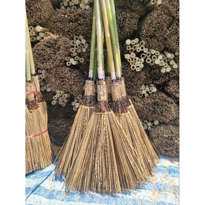 ไม้กวาด ทางมะพร้าว ตัดปลาย 120เซนติเมตร 1 ด้าม ปกติ 49-69.-