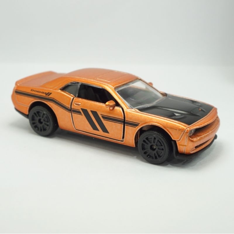 โมเดลรถเหล็ก Majorette Dodge Challenger