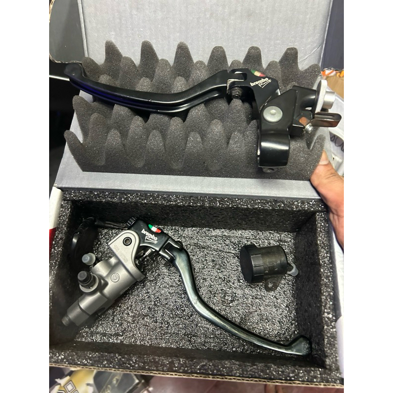 ปั้มบนอิตาลี่ RCS 19