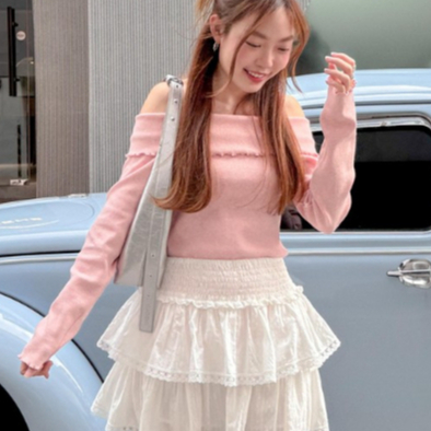 TheBlancPale : Holly top เสื้อเปิดไหล่ผ้ายืด เนื้อนุ่ม สีสวยมาก