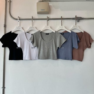 Atipashop - U CROP LOGO เสื้อครอป แขนสั้นคอกลมปักโลโก้