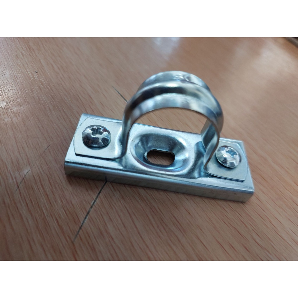 BASE SADDLE CLAMP E.M.T  + 2SCREW แคล้มรัดท่อ,แคล้มโอห์ม  ***ราคาต่อแพ็ค******สามารถออกใบกำภาษีได้ต้องยอด500บาทขึ้นไปคะ*