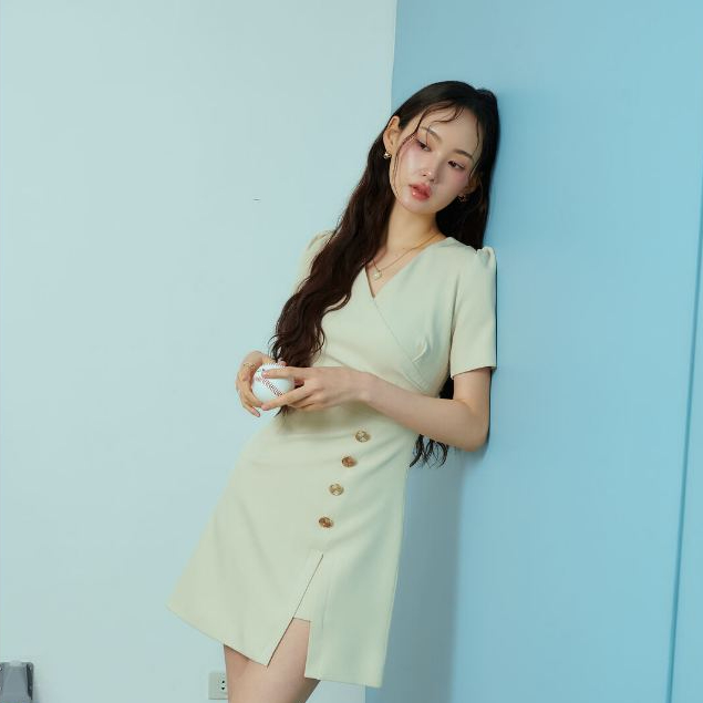 La Mignonne(XS-3XL)Latica Laurel Dress เดรสทำงานและออกงาน คอวีไขว้ จับจีบเอว แต่งกระดุมทองลายหินอ่อน มีซับในและซิปหลัง