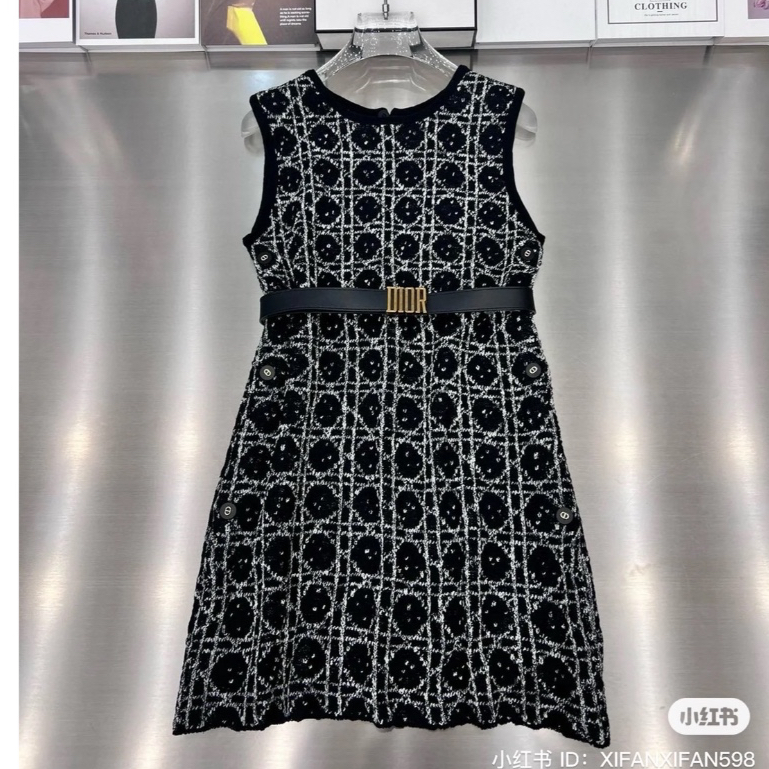 (ส่งฟรี) DRESS  CHRISTIAN DIOR + BELT เดรสสั้น เดรส ไหมพรม แขนกุด + เข็มขัด ดิออร์