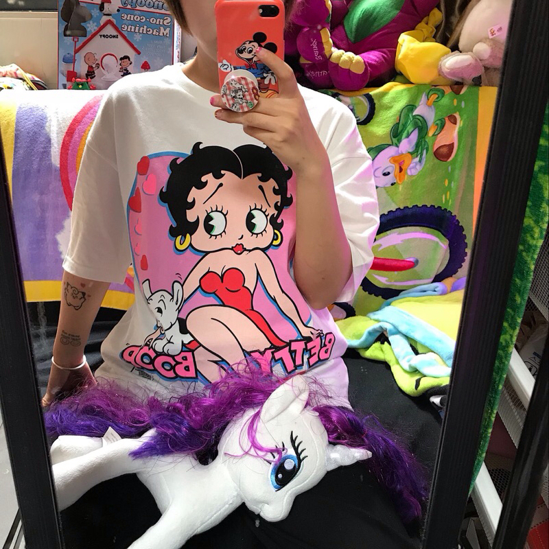 เสื้อยืด Betty Boop เป็นผ้าเด้งนะคะใส่สบายน้อฃงานน่ารักสินค้าพร้อมส่งจากไทยค่ะ