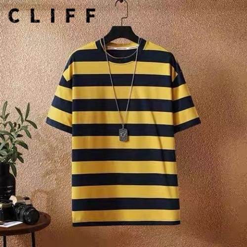 CLIFF แขนสั้นของผู้ชาย สแครบเปิ้ล เสื้อคอกลม ตัวเลือกสี การออกแบบแถบกว้าง