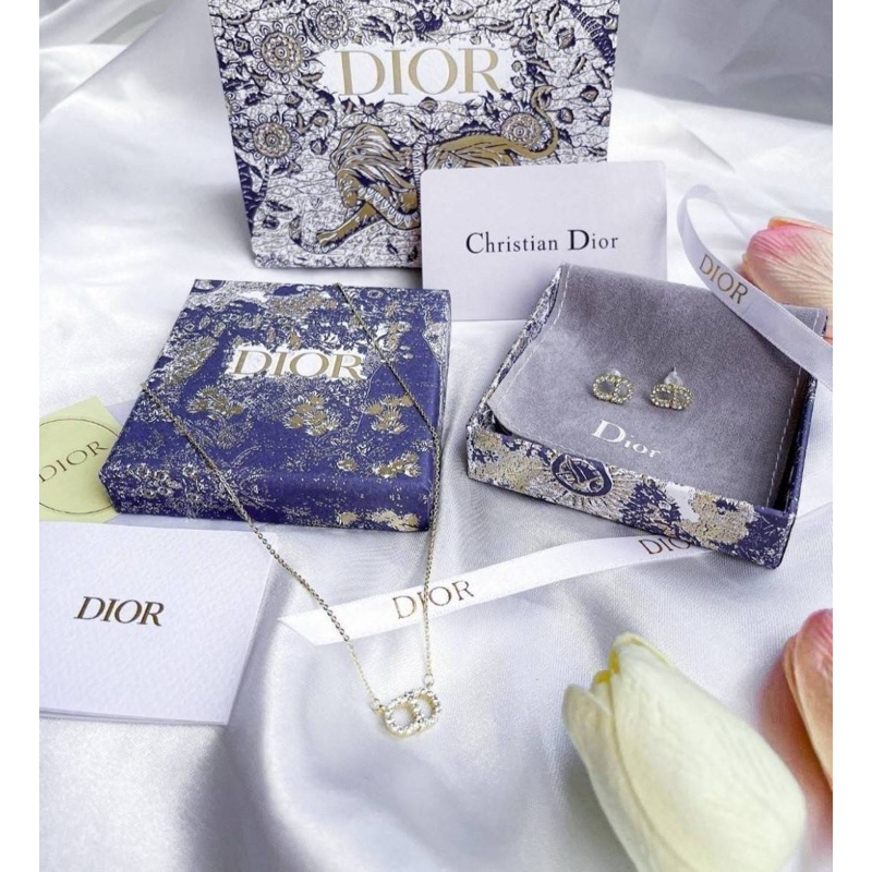 💞💞  สร้อย (+) ต่างหู Dior  Dior Signature CD Logo Crystal collection ~