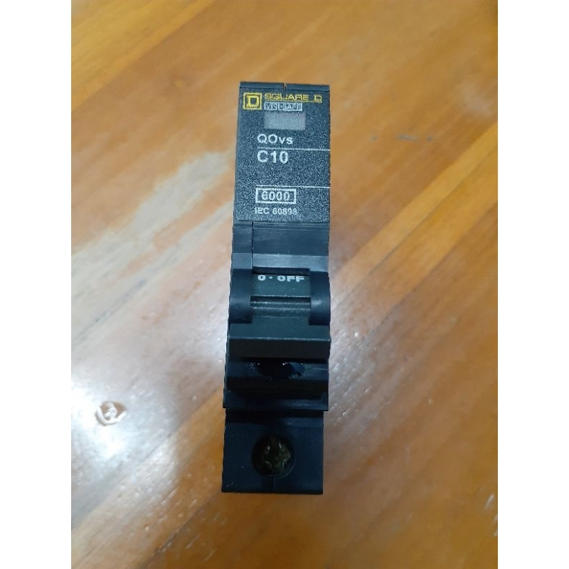 เซอร์กิตเบรกเกอร์สแควดี10แอมป์