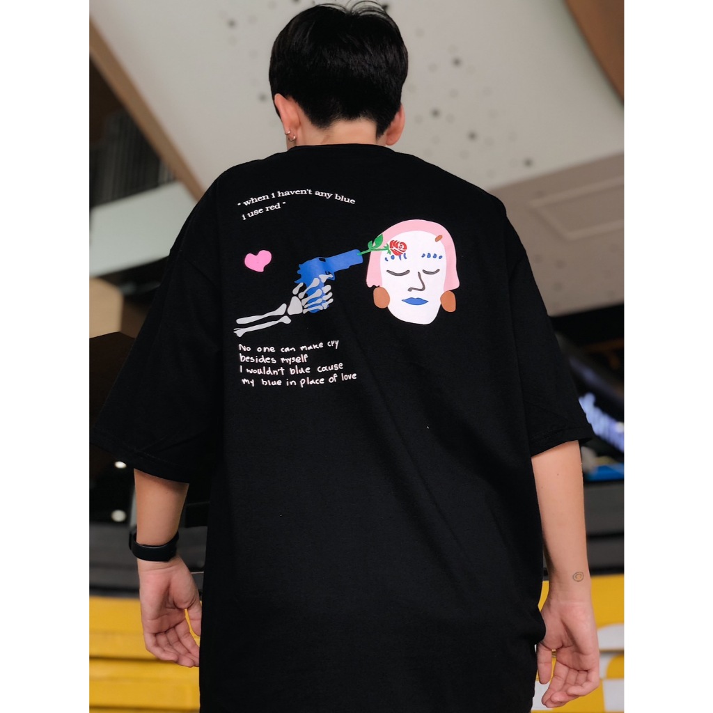เสื้อยืด Oversize ลาย Gun