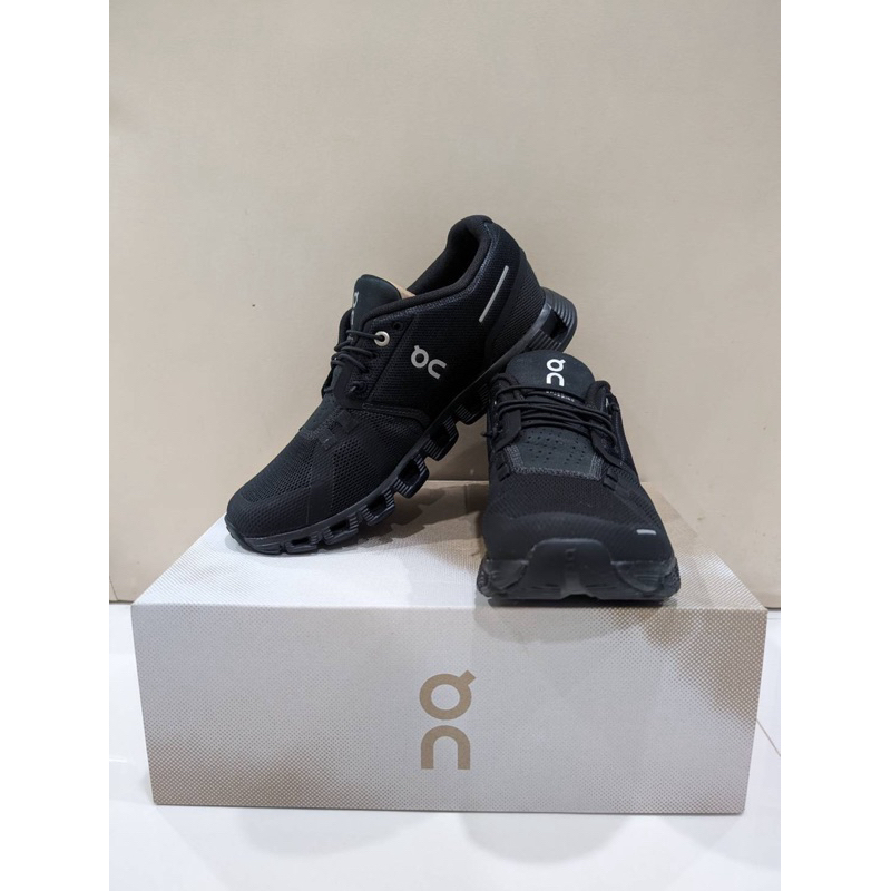 ของแท้ 100%  On Cloud 5 All Back Size USW7.5 UK5.5 EU38.5 JP24.5