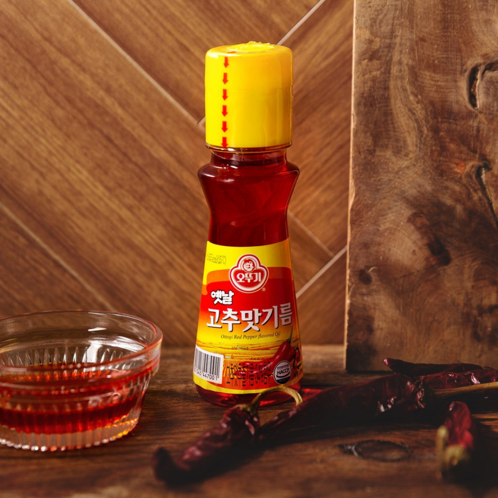 น้ำมันพริกธรรมชาติ Premium Red Pepper Flavored Oil ขนาด 80ml. ยี่ห้อ Ottogi