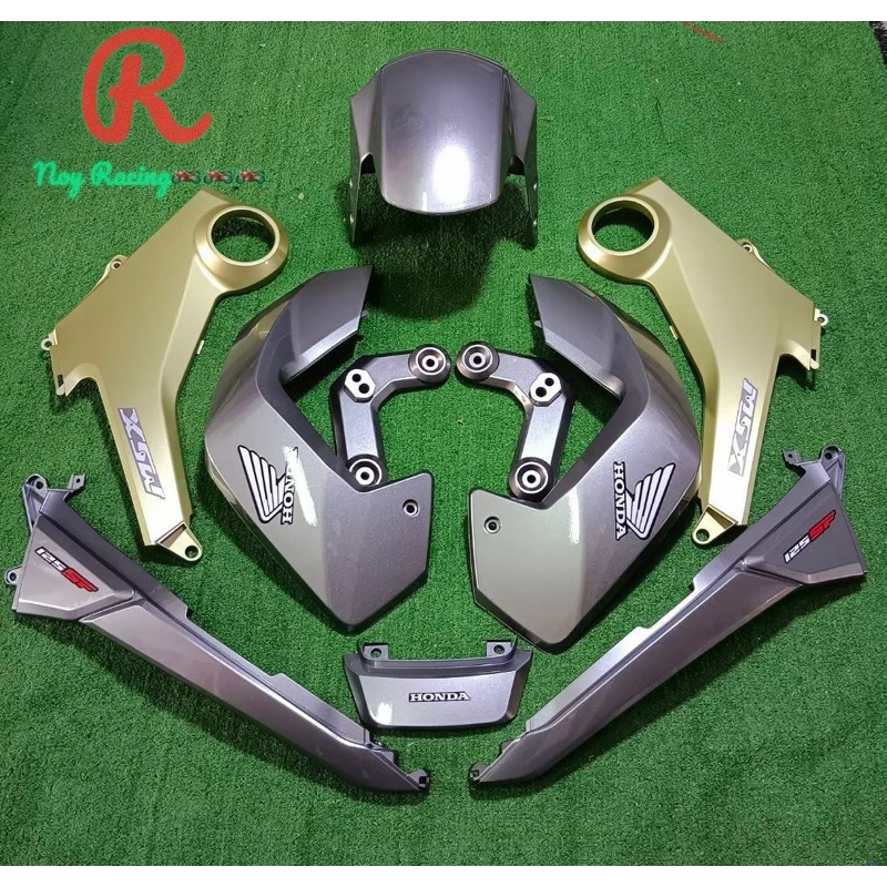 ชุดสี MSX 125ตัวเก่า ปี2012-2015 มีทั้งหมด 10ชิ้นลูกค้าสามารถเลือกสีและลายสติ๊กเกอร์ได้ตามต้องการทัก