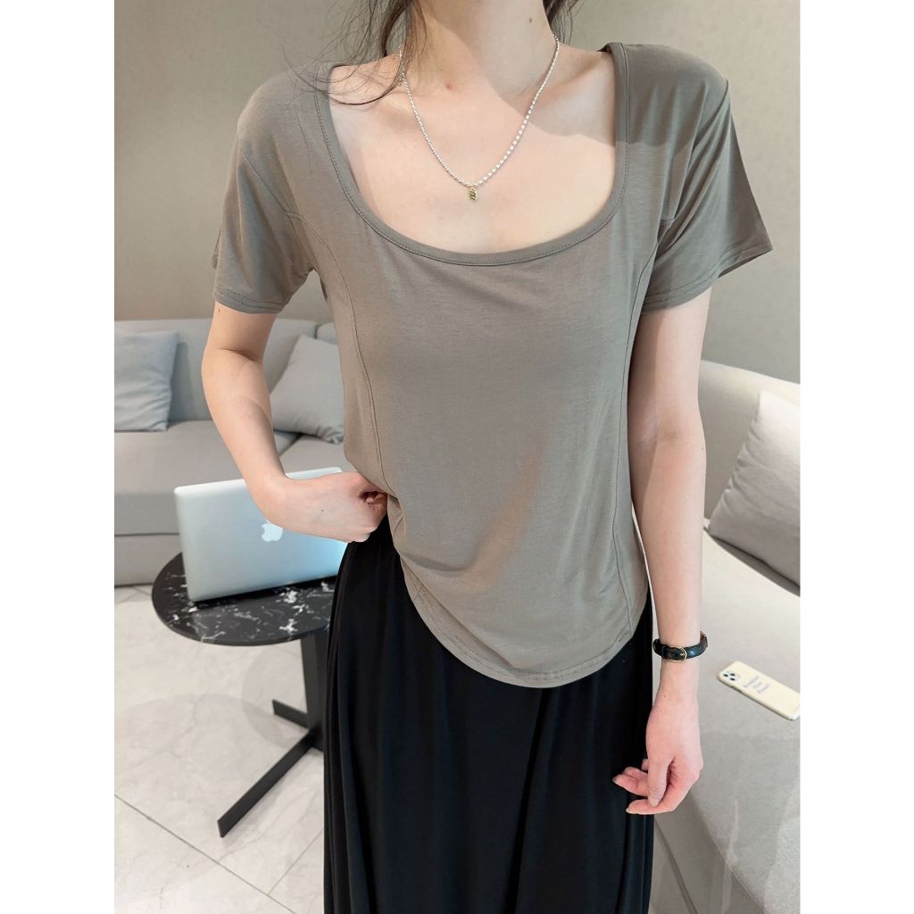 2403 เสื้อยืดคอเหลี่ยมแขนสั้น ชายโคร่งสีพื้น เนื้อผ้าเรย่อน คอต่ำ เนื้อผ้านิ่มบางเบาใส่สบาย Modal T-shirts ราคา ถูกที่สุด ดีลบีเคเค แกลเลอรีภาพที่ 2