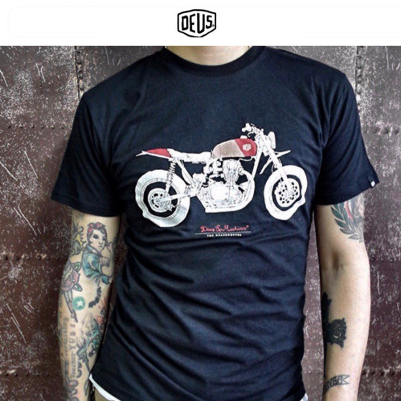 เสื้อยืดคอกลม  DEUS  แท้💯%  🧿Pixie Tee  DU034