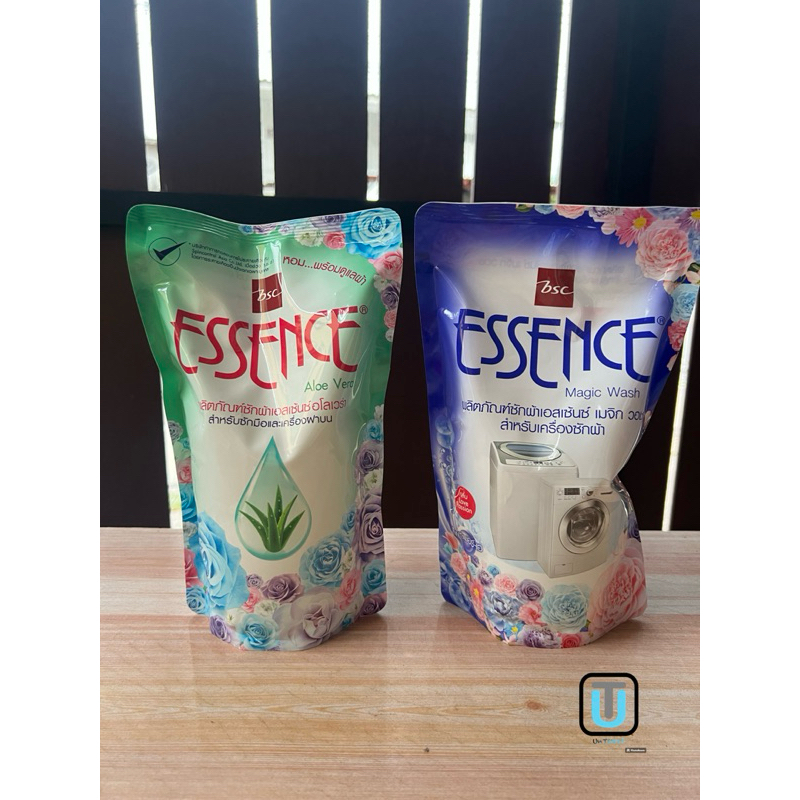 Essence  น้ำยาซักผ้าเอสเซ้นซ์ สูตรอโลเวร่า เนอเชอรัล แคร์ / เมจิกวอช ขนาด 700 มล. ถุงเติม