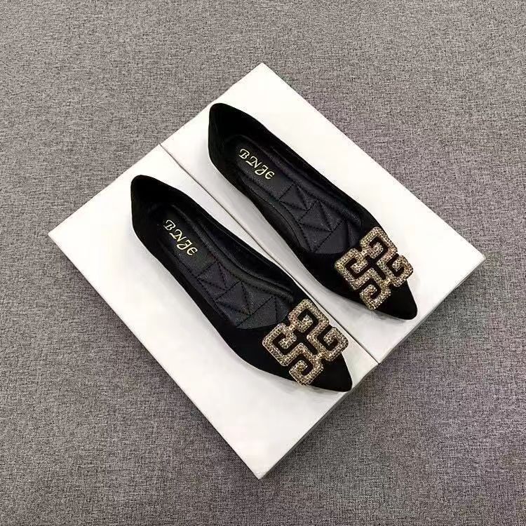 พร้อมส่ง เวอร์ชั่นเกาหลีขนาดใหญ่สีดำ/น้ำเงินแฟชั่นทุกคู่หัวแหลมแบนรองเท้าเดี่ยวหนังกลับนุ่มสบายปากตื้นรองเท้าทำงานชั้นน