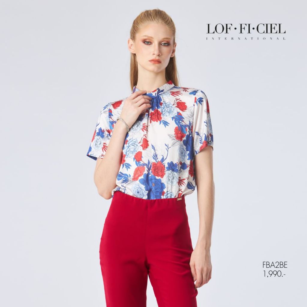 Lofficiel เสื้อผู้หญิง อนาสตาเชีย โรส คอตั้ง แขนสั้น สีน้ำเงิน FBA2BE