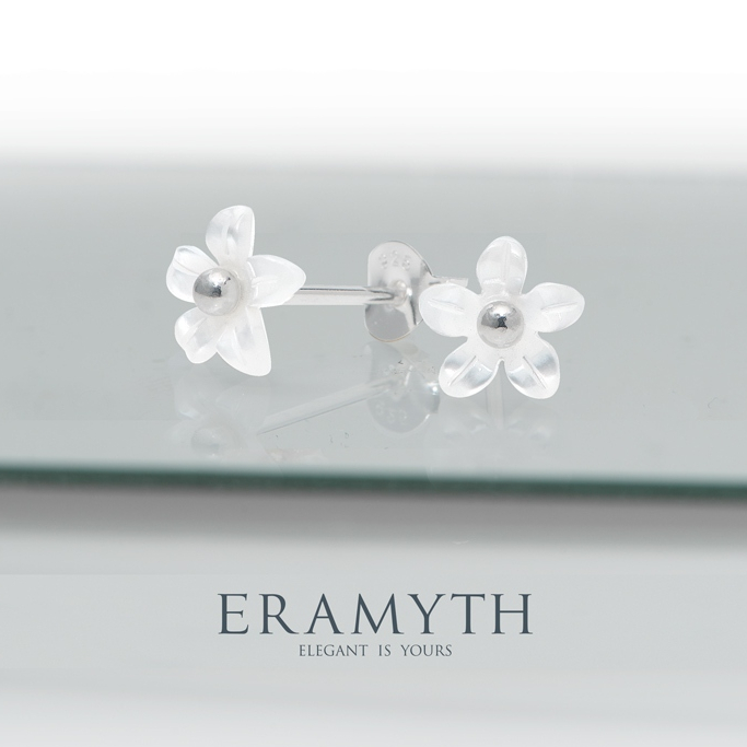 ดอกลิลลี่" ต่างหูเงินแท้ ประดับเปลือกหอยมุกแท้แกะลายดอกลิลลี่ SLE-0134-S32(Silver925)สินค้ามาตรฐานส่งออก(สินค้าพร้อมส่ง)
