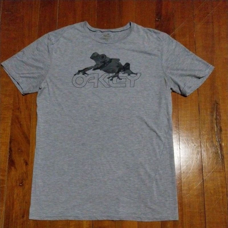 เสื้อยืดแขนสั้น แนวสตรีท OAKLEY แท้ มือสอง สภาพดี ของพร้อมส่งครับ