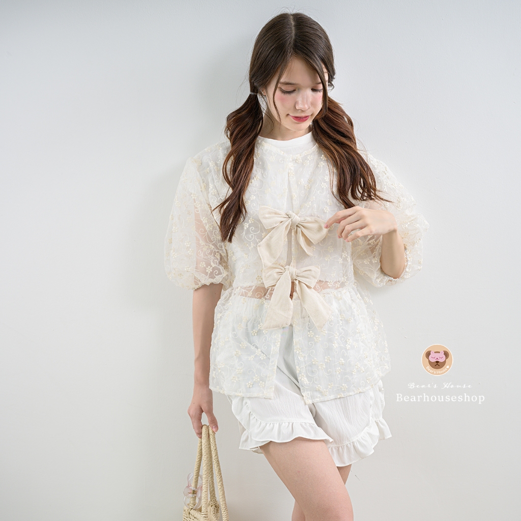 Melt Me Lace เสื้อเเขนตุ๊กตา ผูกโบว์หน้า ปักลูกไม้ทั้งตัว