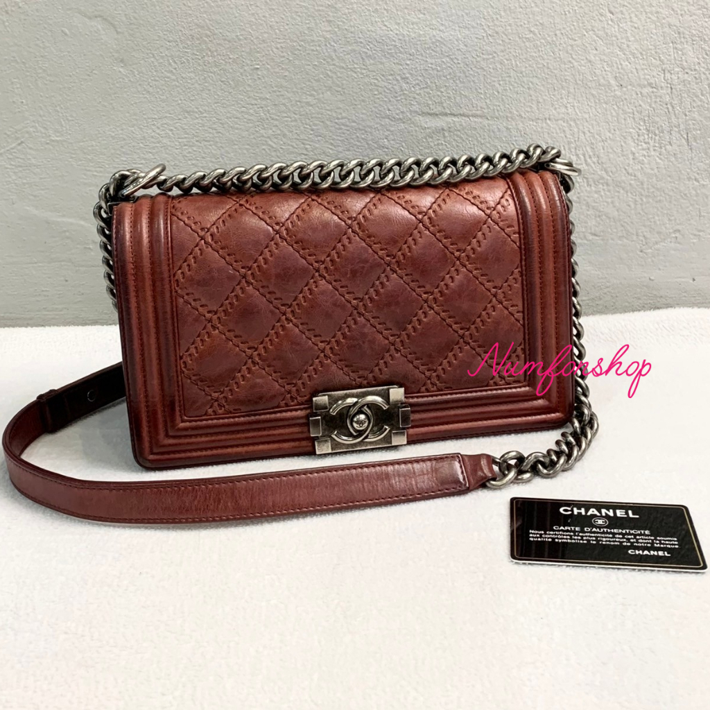 Chanel Boy 10" Red Burgundy Calfskin Hologram18 มือสองสภาพใช้งาน70%