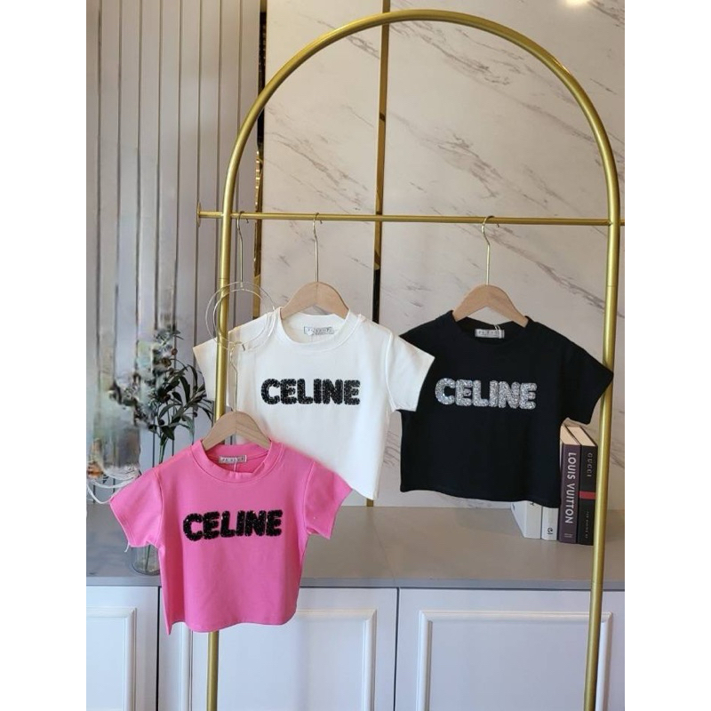 เสื้อครอป คอกลมแขนสั้น ตัวสั้น แต่งอะไหล่เบรนด์ปักเพชรแน่น อลังงานน่ารักมาก