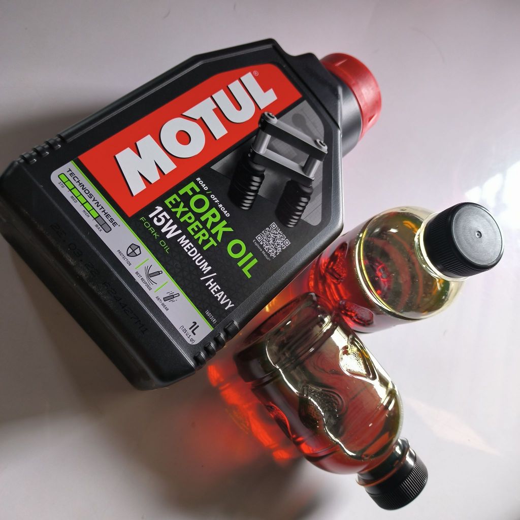 น้ำมันโช๊คโมตุล MOTUL FORK OIL EXPERT 15W / 20W – HEAVY [ สินค้าแบ่งขาย ] น้ำมันโช๊คอัพ โมตุล MOTUL ของแท้100%
