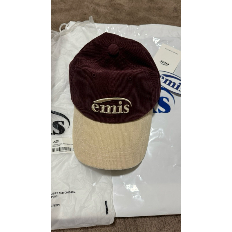 หมวก emis ของแท้ จาก shop เกาหลี สีทูโทน