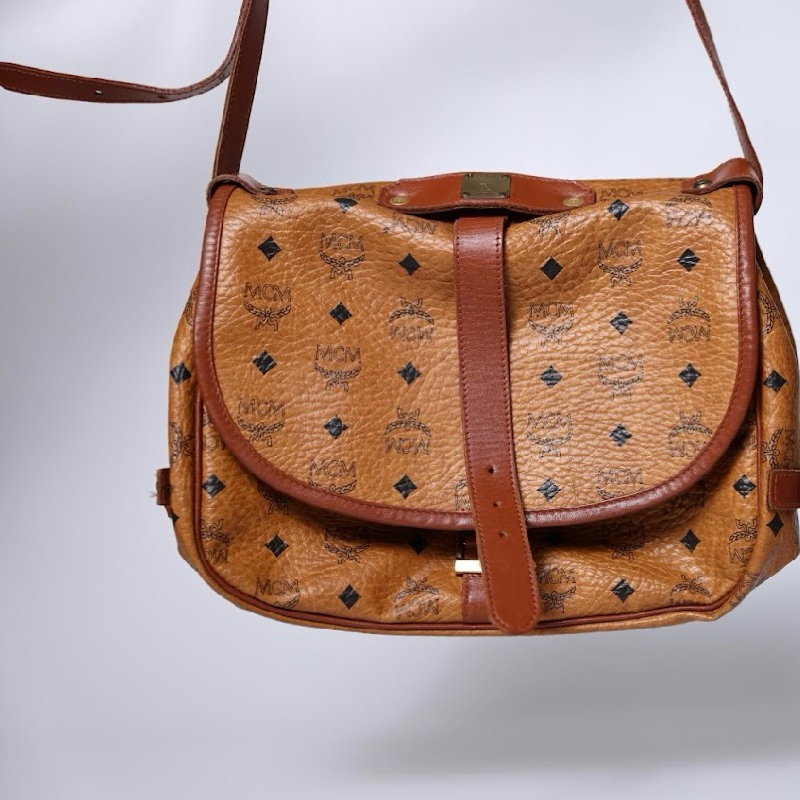 กระเป๋า MCM Saumur Messenger cross body bag