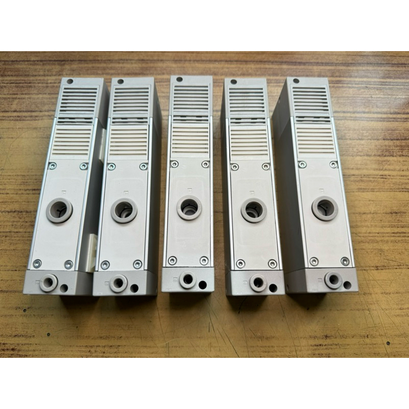 ขายเหมา 5 ตัว  กรองตามภาพค่ะ ยี่ห้อ SMC