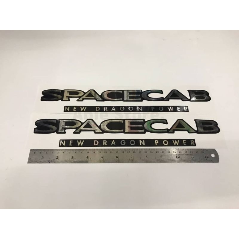 สติ๊กเกอร์งานสกรีนดั้งเดิม SPACECAB DRAGON POWER ฟอยเงินเงา สำหรับติดช่องแค๊ป ISUZU DRAGON ปี2001 เทียบแท้95%