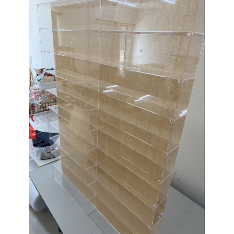 ตู้โชว์โมเดล ของสะสม 120ช่องบานแม่เหล็กป้องกันฝุ่น