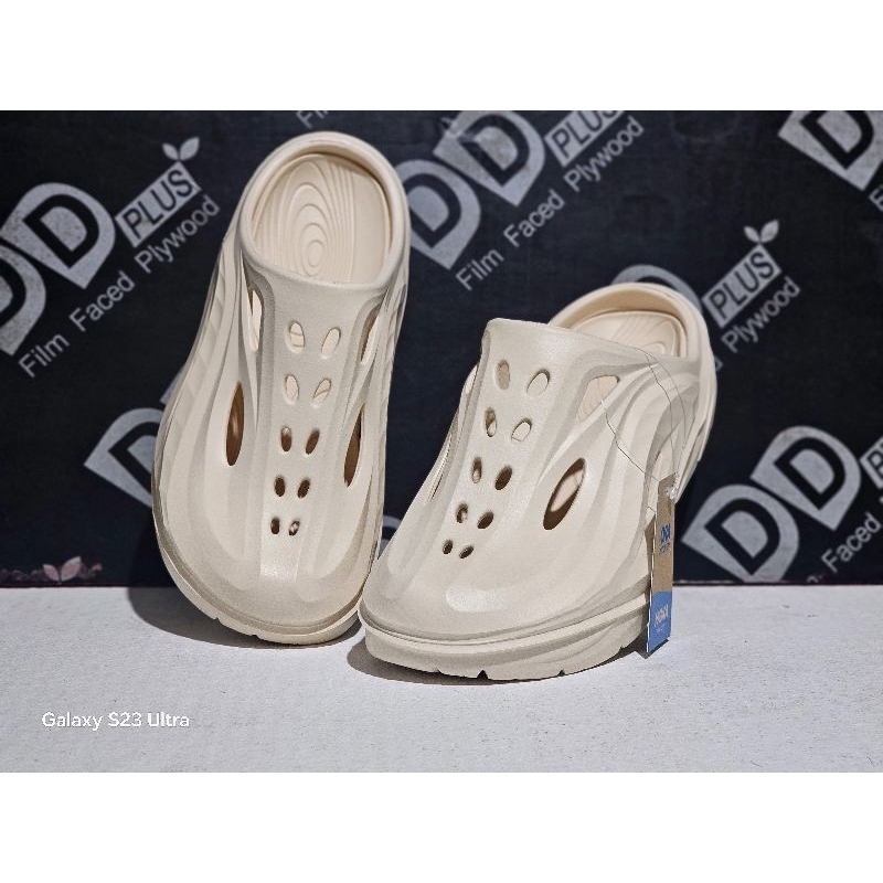 ONE รองเท้าแตะ Ora Recovery Mule slippers