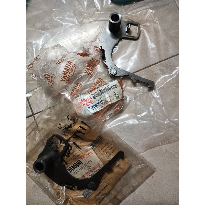 2JH-18120-00 และ 3NA-E8120-01 ชุดขาแกนเกียร์ มาพร้อมสปริง ใช้ในรุ่นmate Alfa,Y111,Y100