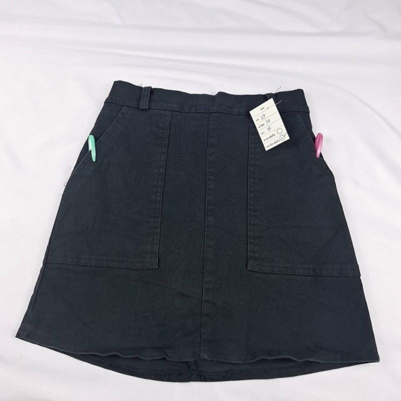 F65 กระโปรงแฟชั่น กระโปรงทำงาน (มือสอง)