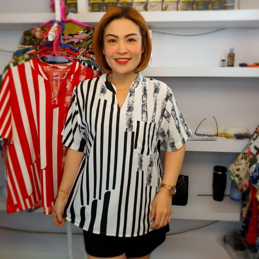 (มีสินค้า)+++ก13//เสื้อคอจีนแขนสั้นลายริ้วขาด ผ้าไหมอิตาลี่ **อกฟรีไซส์38-46นิ้ว หน้าผ้า46นิ้ว ยาว27นิ้ว** ราคา119บาท
