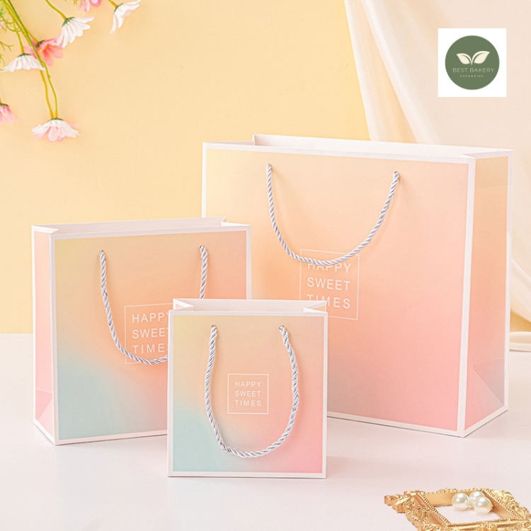 พร้อมส่ง ถุงบรรจุภัณฑ์ของที่ระลึก, ถุงของขวัญ กระเป๋าของขวัญระดับไฮเอนด์, ถุงบรรจุภัณฑ์ของขวัญลิปสติกธรรมดา, ถุงกระดาษ