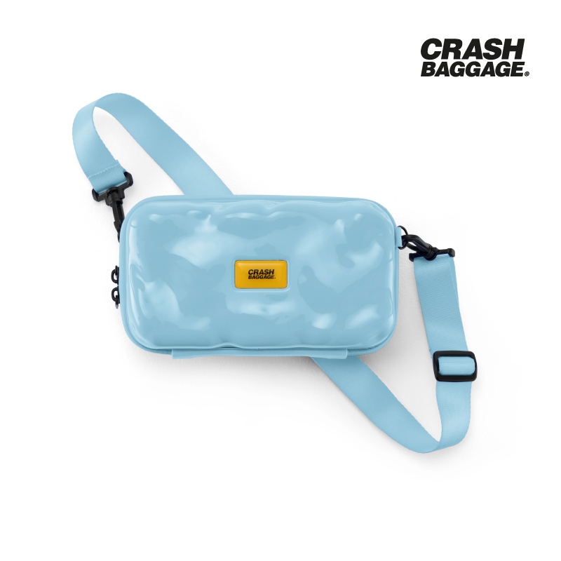 CRASH BAGGAGE กระเป๋าสะพายข้าง รุ่น MINI TONE ON TONE สีฟ้า