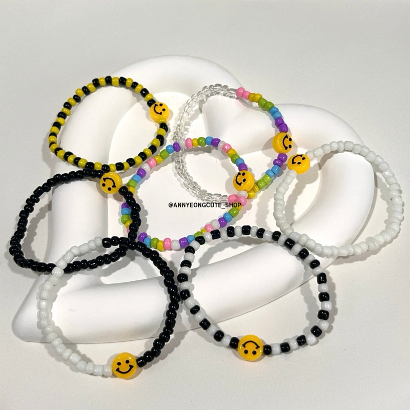 พร้อมส่ง กำไลลูกปัดน่ารักๆ จี้หน้ายิ้ม เก๋ๆ สไตล์เกาหลี