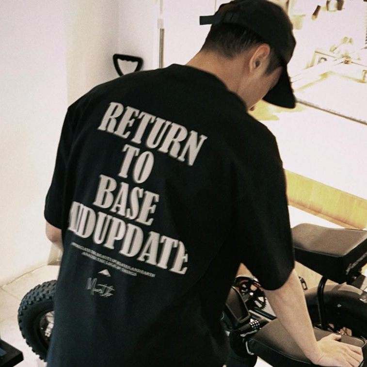 YT เสื้อ oversize ผ้าฝ้าย 100% ฤดูร้อน คอกลม ทรงหลวมพอดีตัว จดหมายย้อนยุคอเมริกัน สวมใส่สบาย แขนสั้นคุณภาพสูง