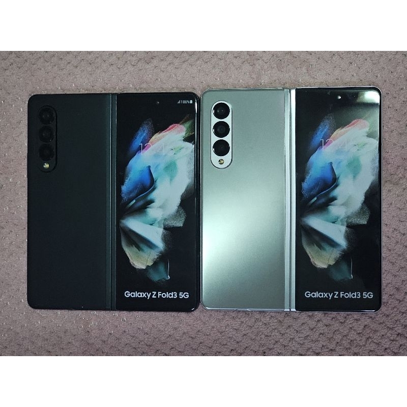 ตัวโชว์ Samsung มือถือ Mockup ZFold3